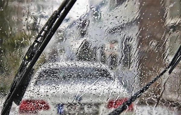 科目二、科目三遇到下雨天應(yīng)該怎樣做？考試順利會通過