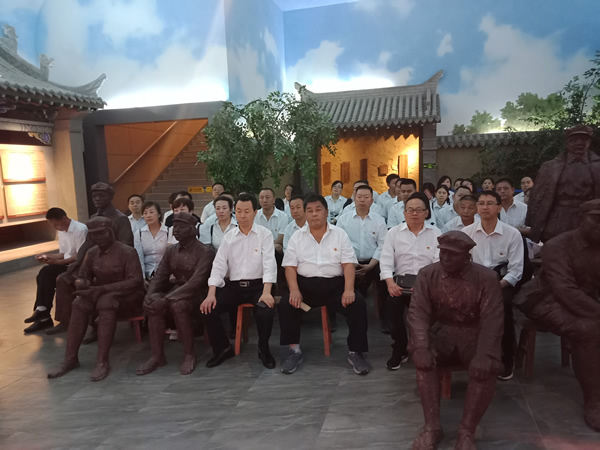 隴運(yùn)集團(tuán)公司黨委開(kāi)展“不忘初心、牢記使命”紀(jì)念建黨98周年主題黨日活動(dòng)